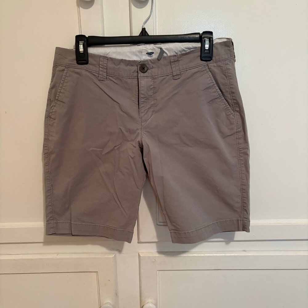 Size 6 Old Navy Grey Bermuda Shorts
